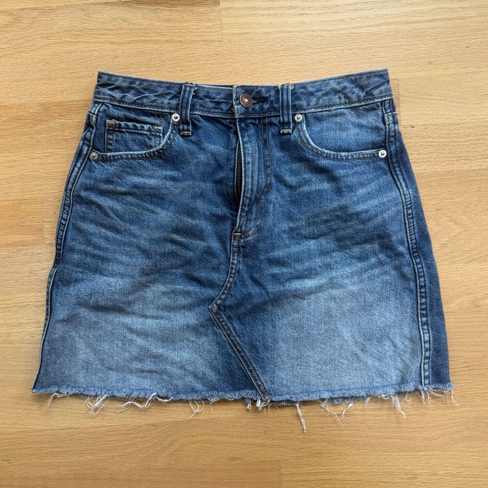 Abercrombie & Fitch Women’s Size 26 Blue Denim Raw Hem Mini Skirt Y2K